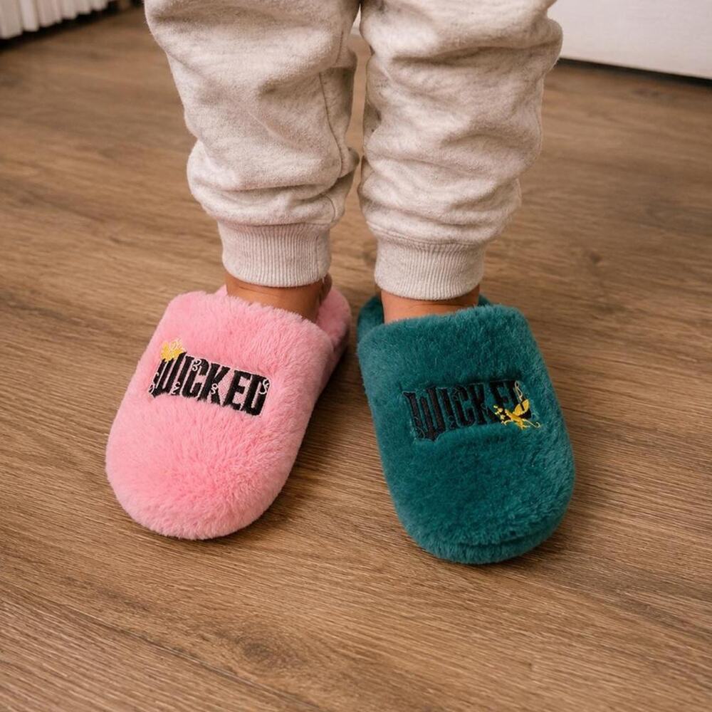 Children wicked slippers in pink